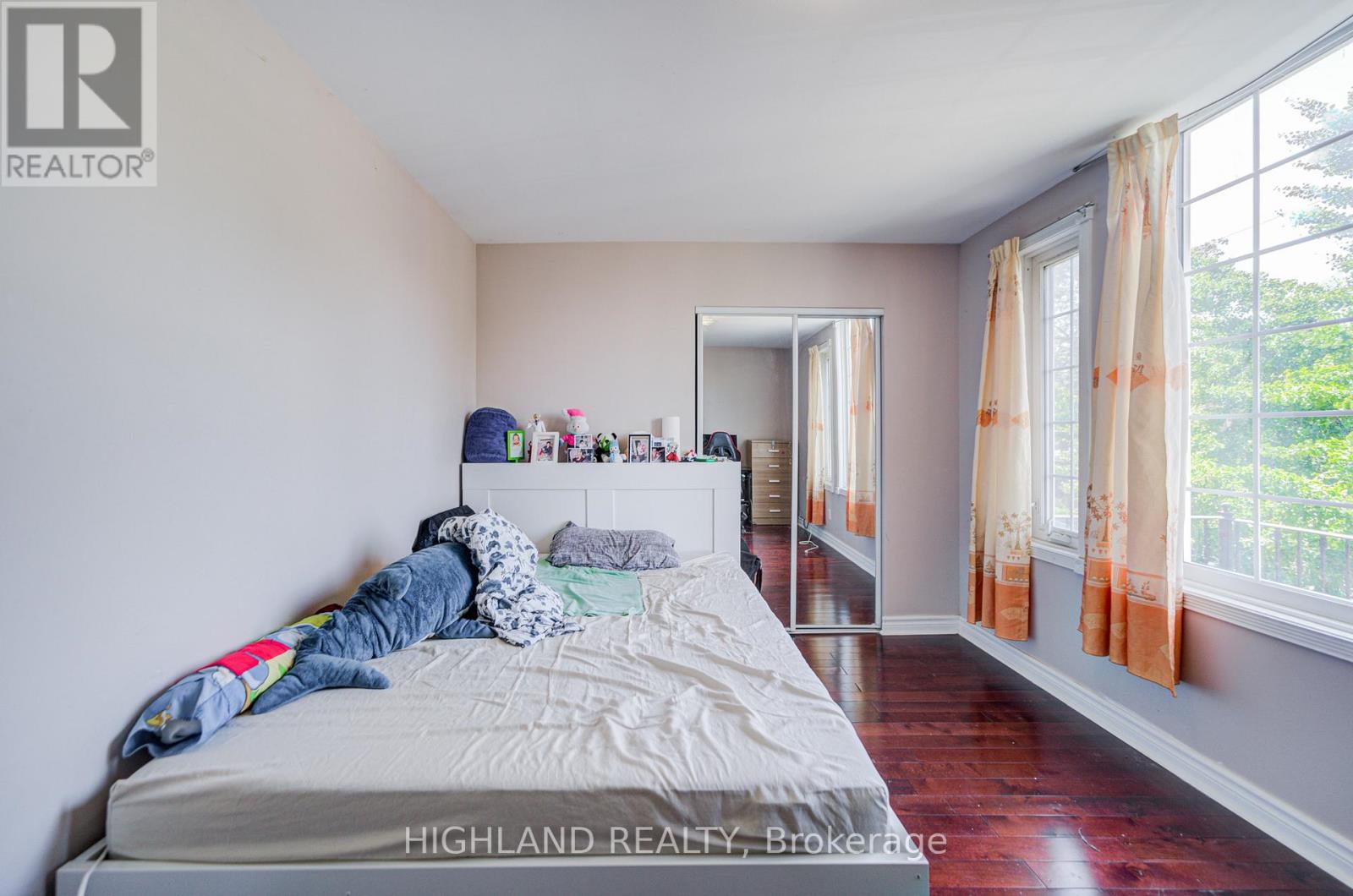123 Russett Avenue, Toronto, Ontario  M6H 3M4 - Photo 12 - W12361664