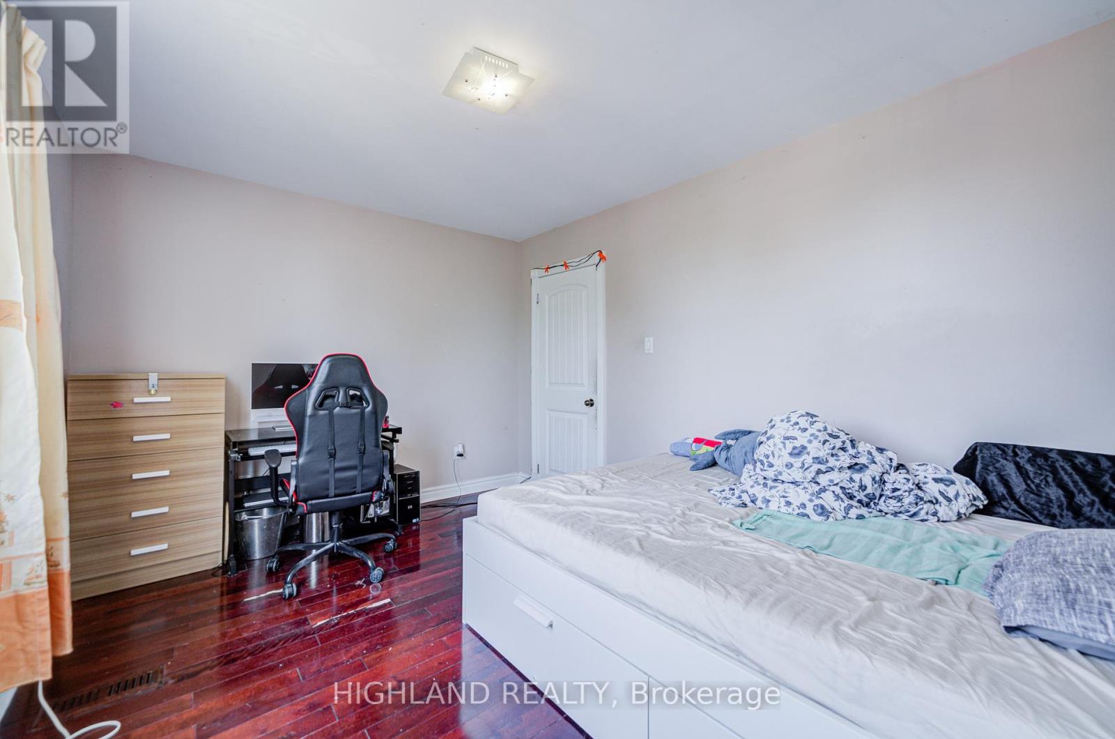 123 Russett Avenue, Toronto, Ontario  M6H 3M4 - Photo 13 - W12361664