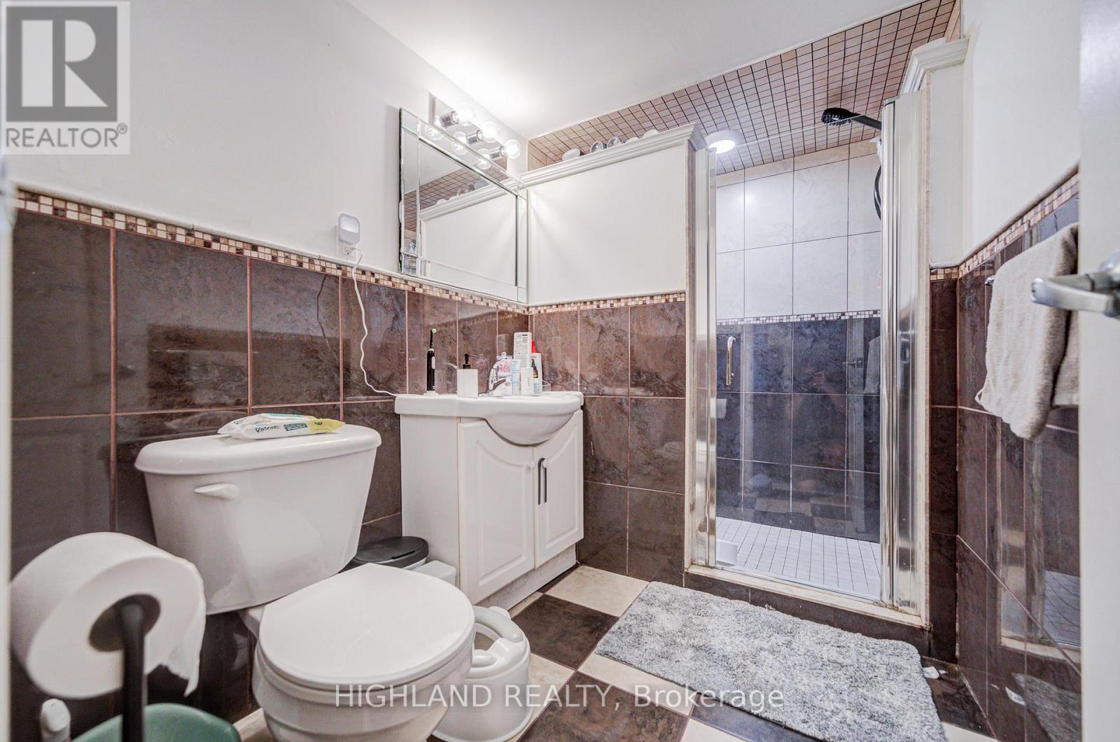 123 Russett Avenue, Toronto, Ontario  M6H 3M4 - Photo 17 - W12361664