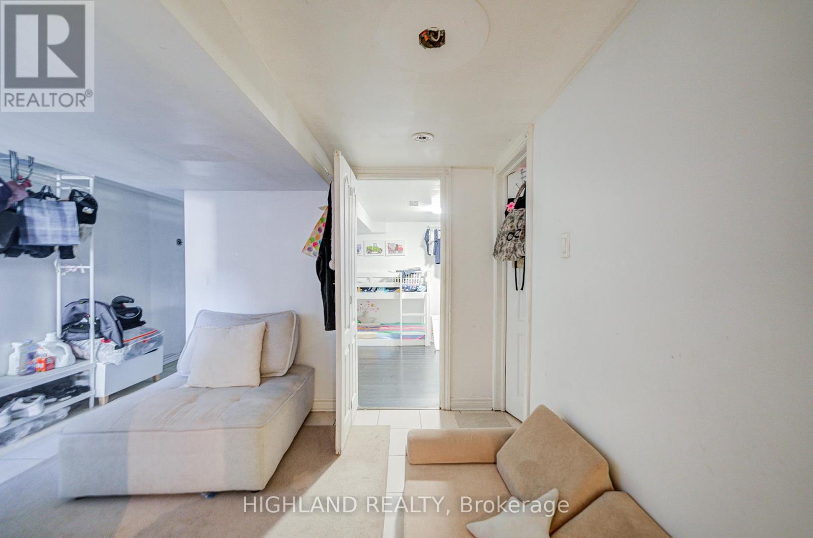 123 Russett Avenue, Toronto, Ontario  M6H 3M4 - Photo 18 - W12361664