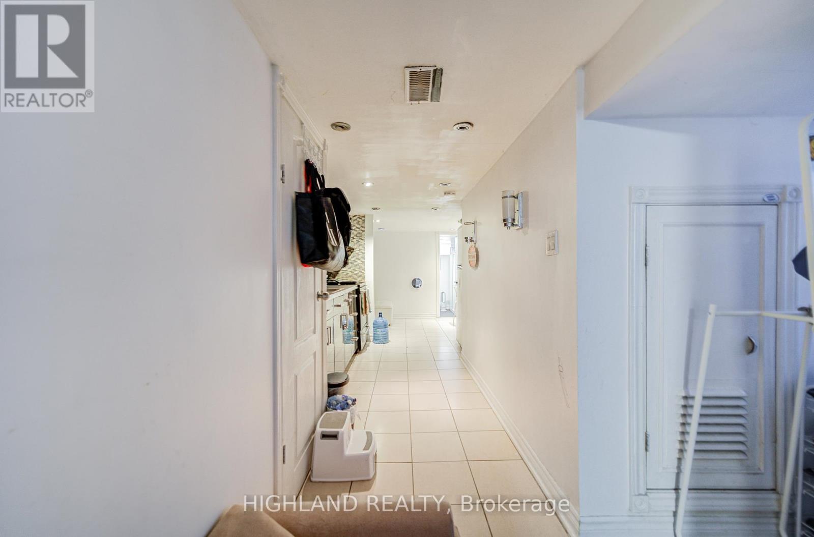 123 Russett Avenue, Toronto, Ontario  M6H 3M4 - Photo 21 - W12361664