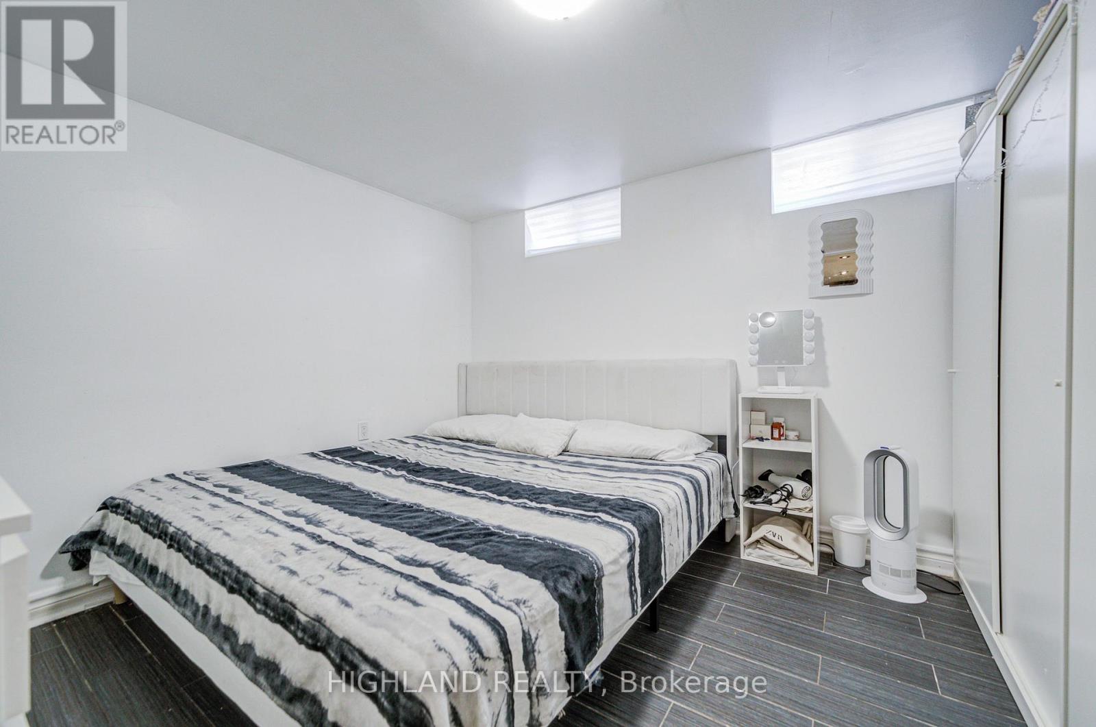 123 Russett Avenue, Toronto, Ontario  M6H 3M4 - Photo 25 - W12361664