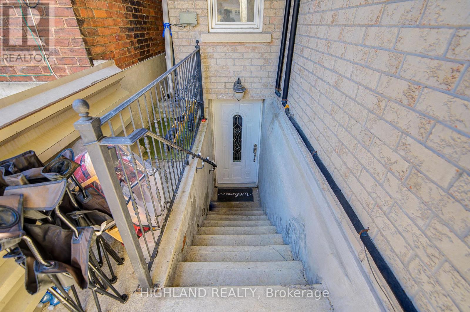 123 Russett Avenue, Toronto, Ontario  M6H 3M4 - Photo 26 - W12361664