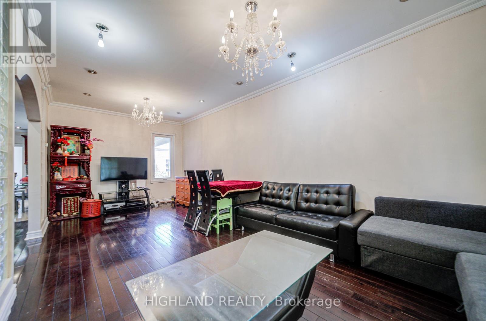 123 Russett Avenue, Toronto, Ontario  M6H 3M4 - Photo 3 - W12361664