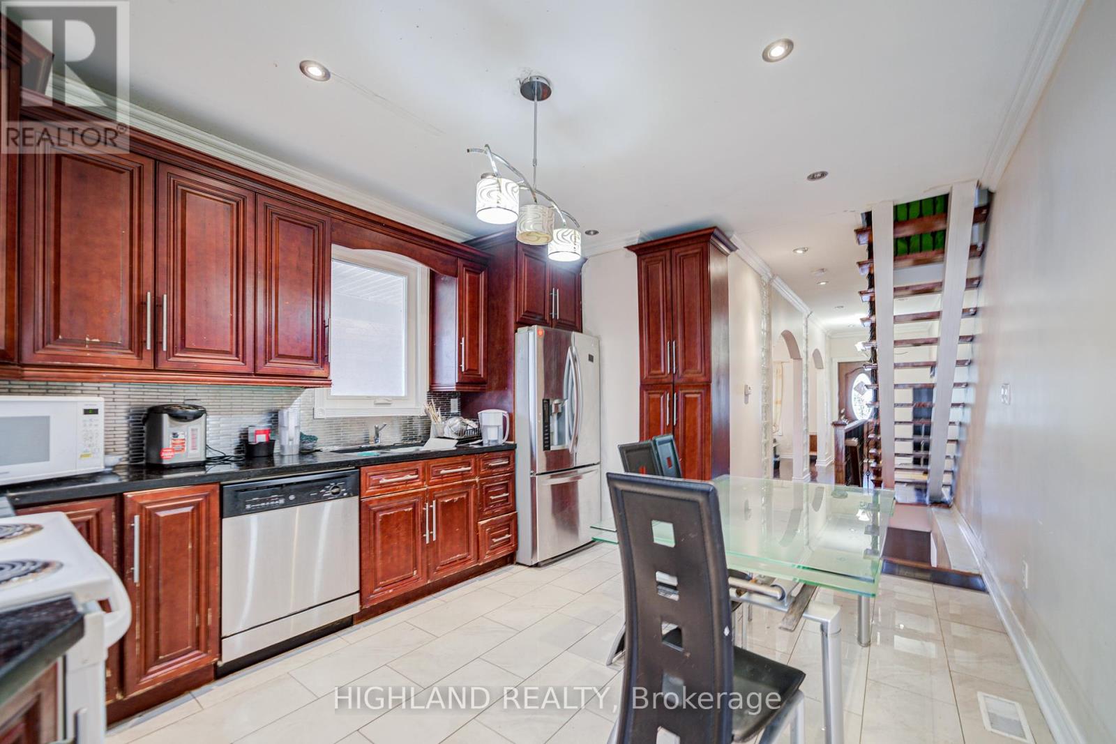 123 Russett Avenue, Toronto, Ontario  M6H 3M4 - Photo 5 - W12361664