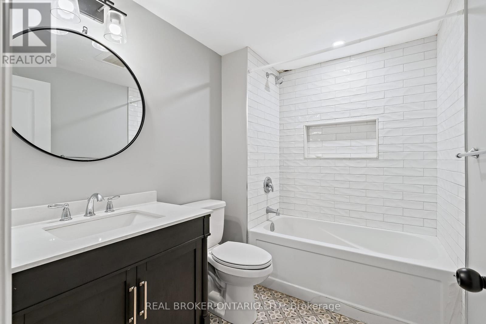 7142 7 Highway, Halton Hills, Ontario  L7J 2L9 - Photo 15 - W12361668