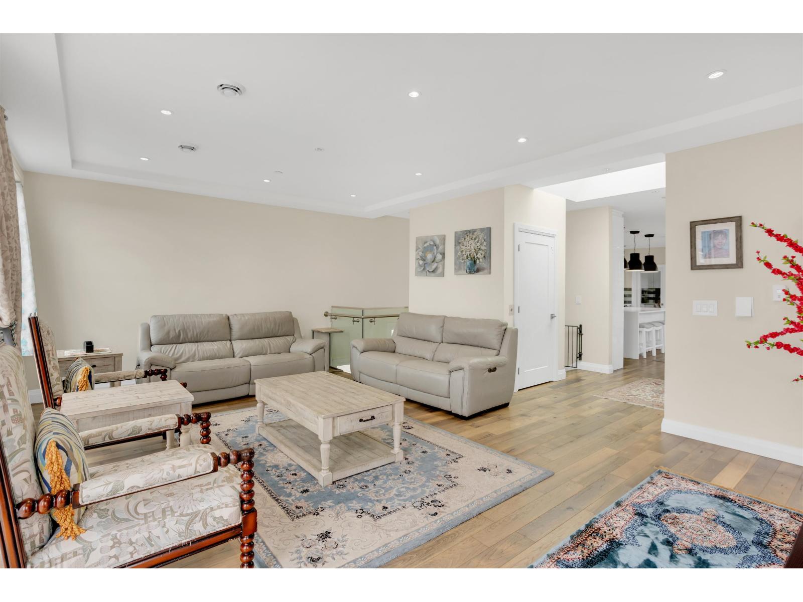 Property at 958 KEIL STREET image 4