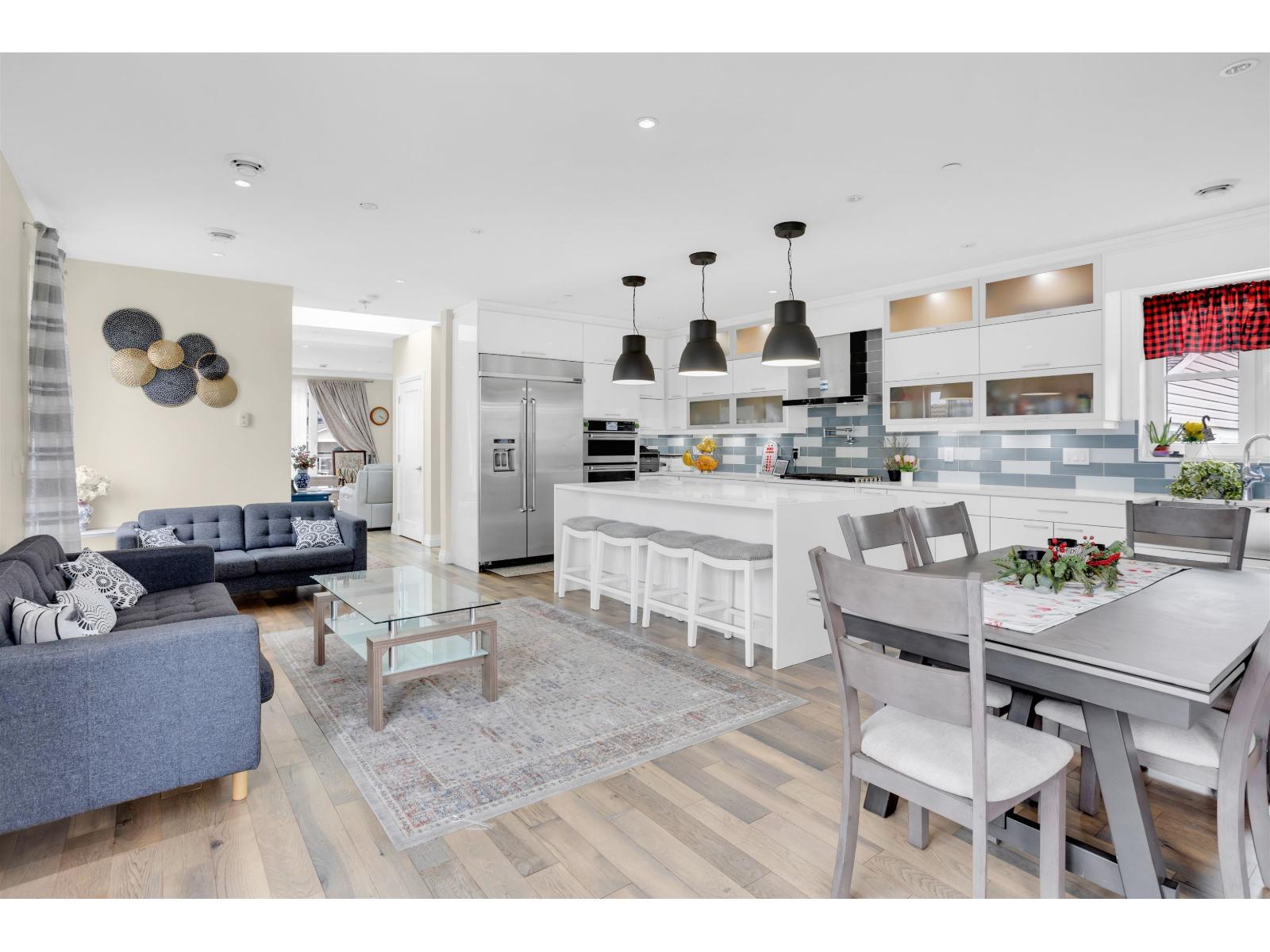 Property at 958 KEIL STREET image 3