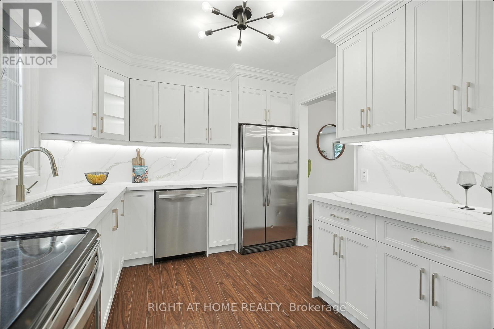 413 Enfield Road, Burlington, Ontario  L7T 2X5 - Photo 16 - W12361684