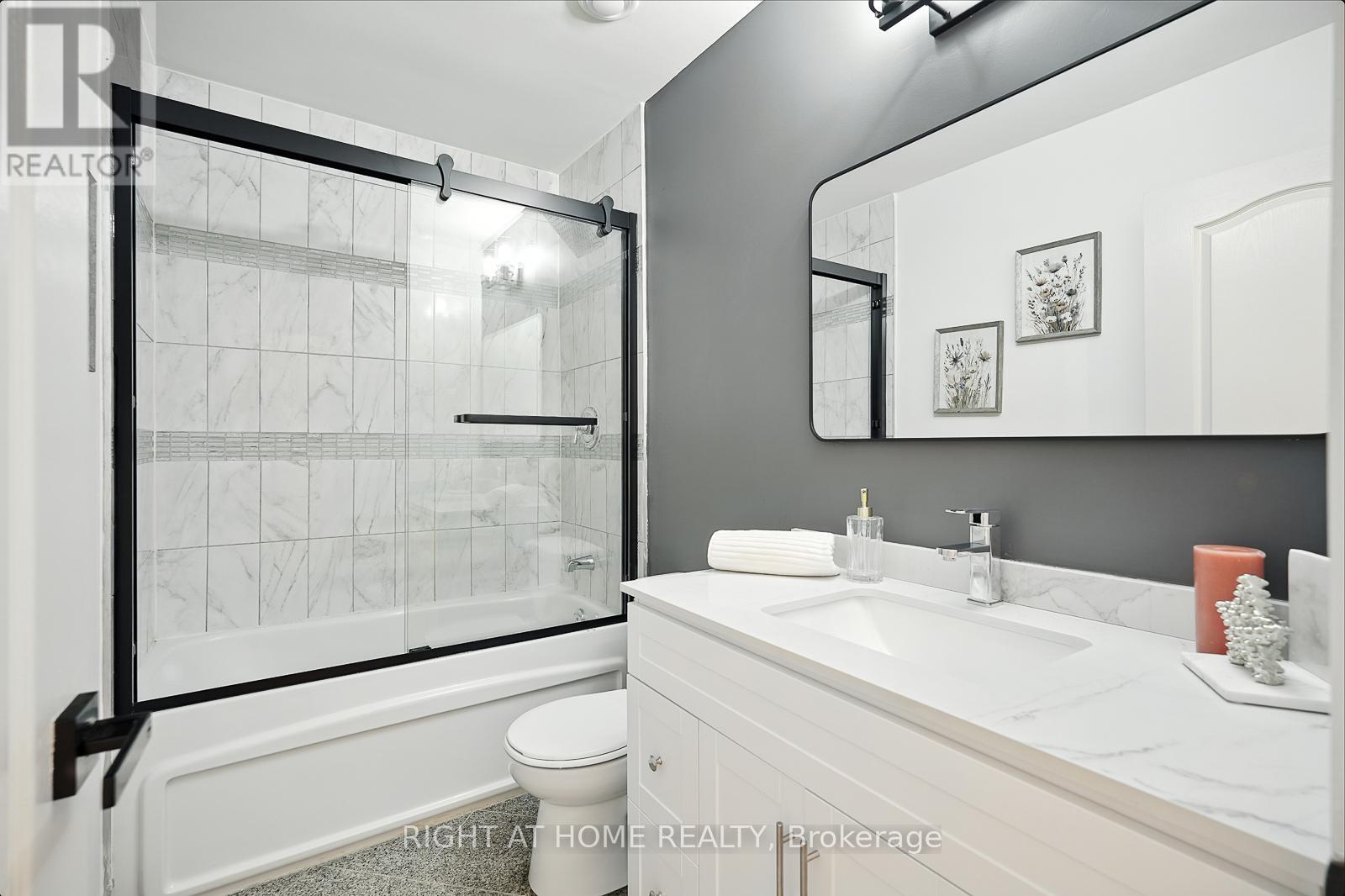 413 Enfield Road, Burlington, Ontario  L7T 2X5 - Photo 28 - W12361684