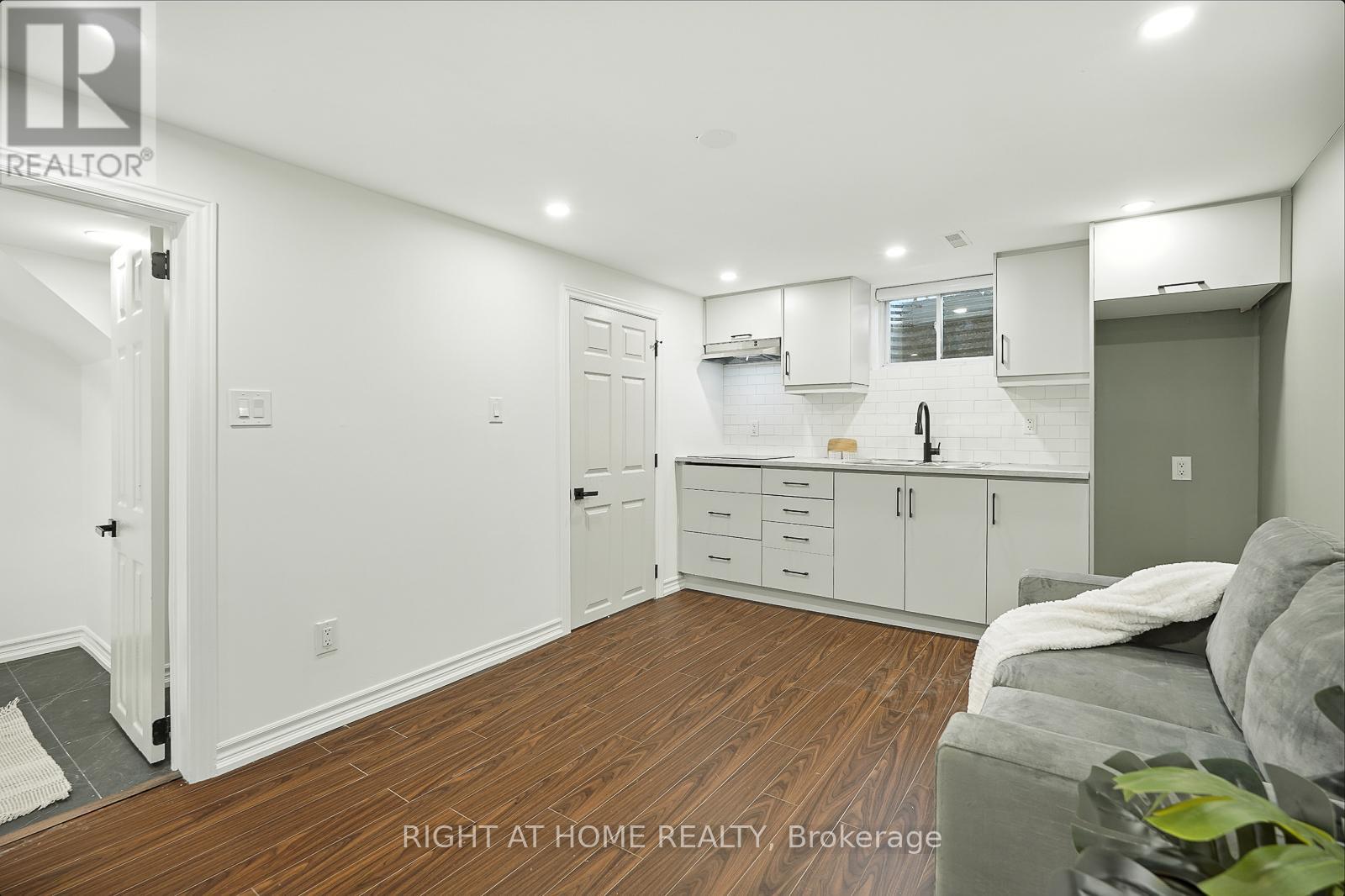 413 Enfield Road, Burlington, Ontario  L7T 2X5 - Photo 31 - W12361684