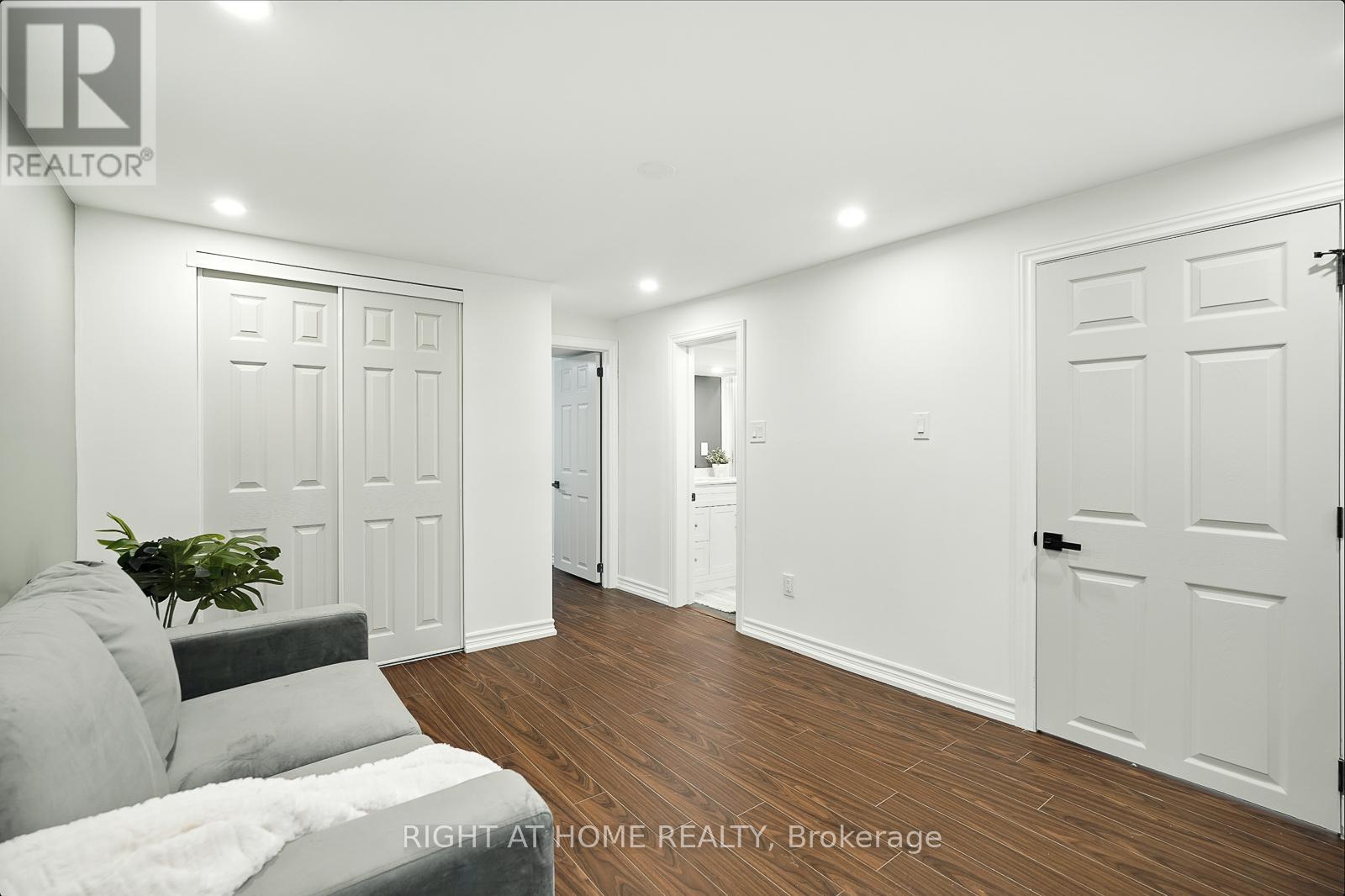 413 Enfield Road, Burlington, Ontario  L7T 2X5 - Photo 32 - W12361684