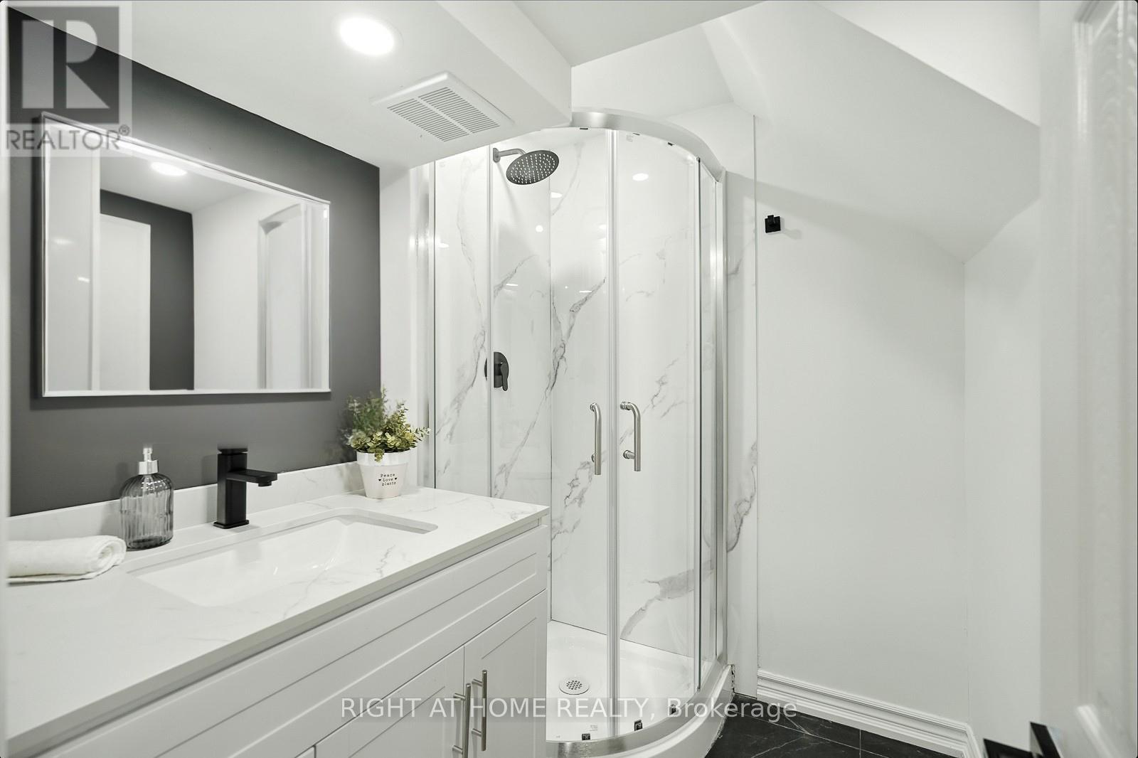 413 Enfield Road, Burlington, Ontario  L7T 2X5 - Photo 33 - W12361684