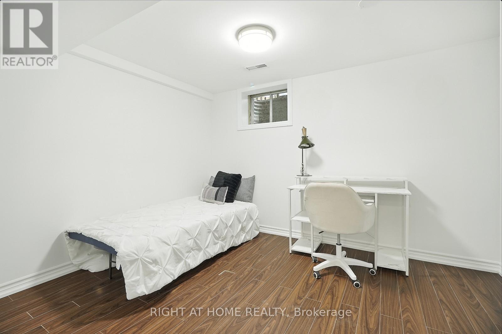 413 Enfield Road, Burlington, Ontario  L7T 2X5 - Photo 35 - W12361684