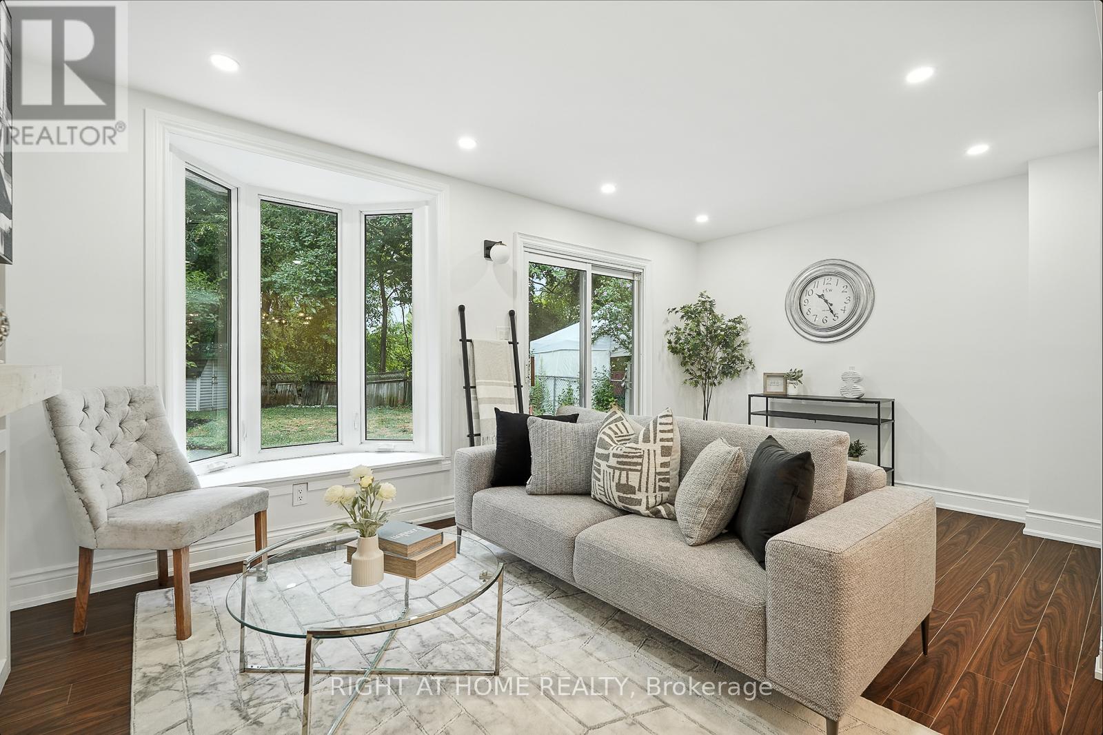 413 Enfield Road, Burlington, Ontario  L7T 2X5 - Photo 9 - W12361684