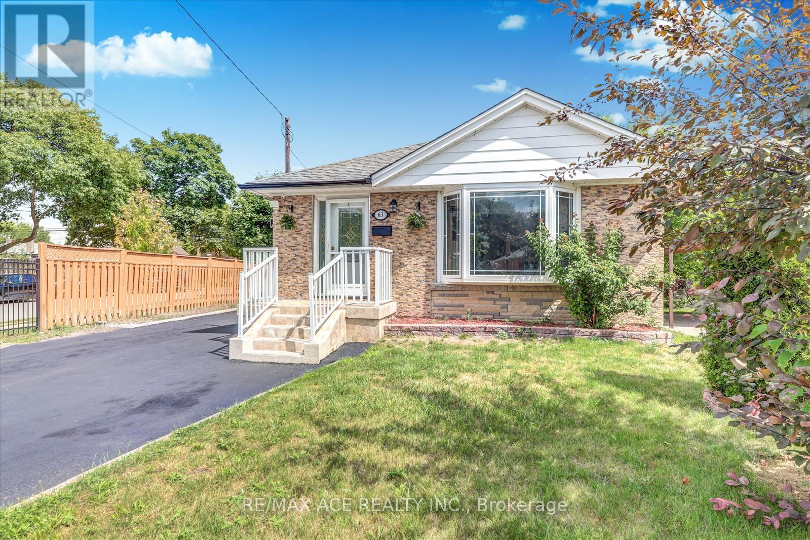Property at 63 LYNVALLEY CRESCENT image 3