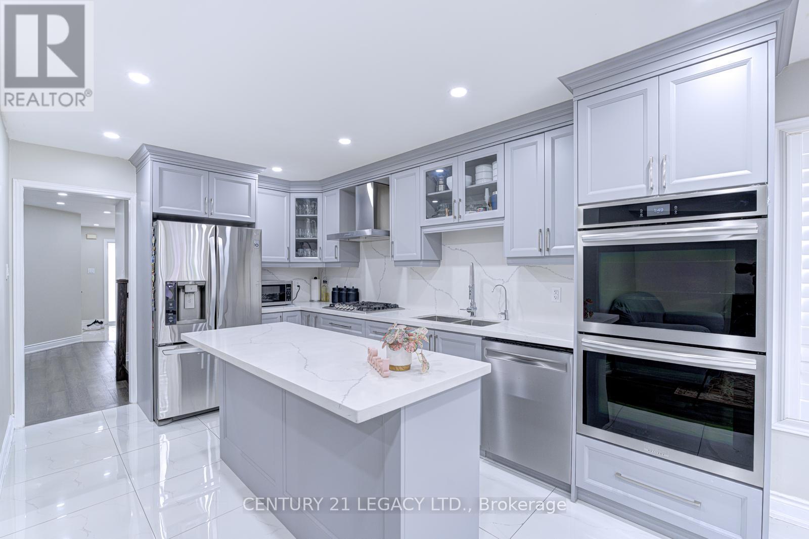 21 Serenity Lane, Brampton, Ontario  L6R 2T1 - Photo 14 - W12360127