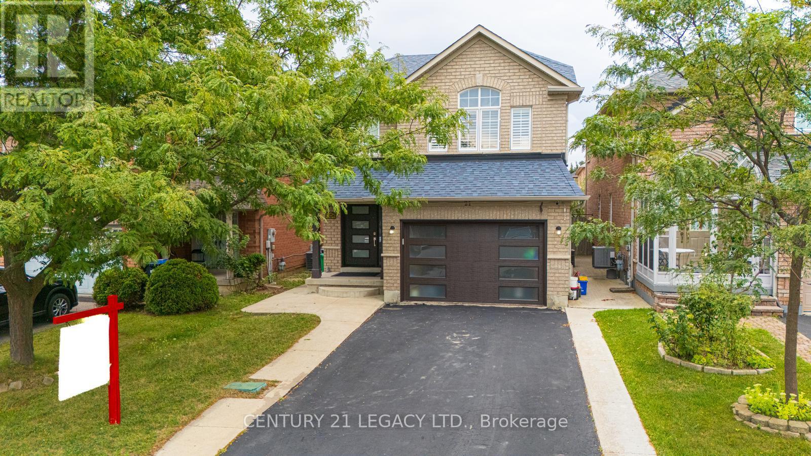 21 Serenity Lane, Brampton, Ontario  L6R 2T1 - Photo 2 - W12360127