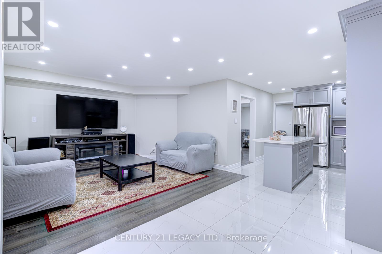 21 Serenity Lane, Brampton, Ontario  L6R 2T1 - Photo 18 - W12360127