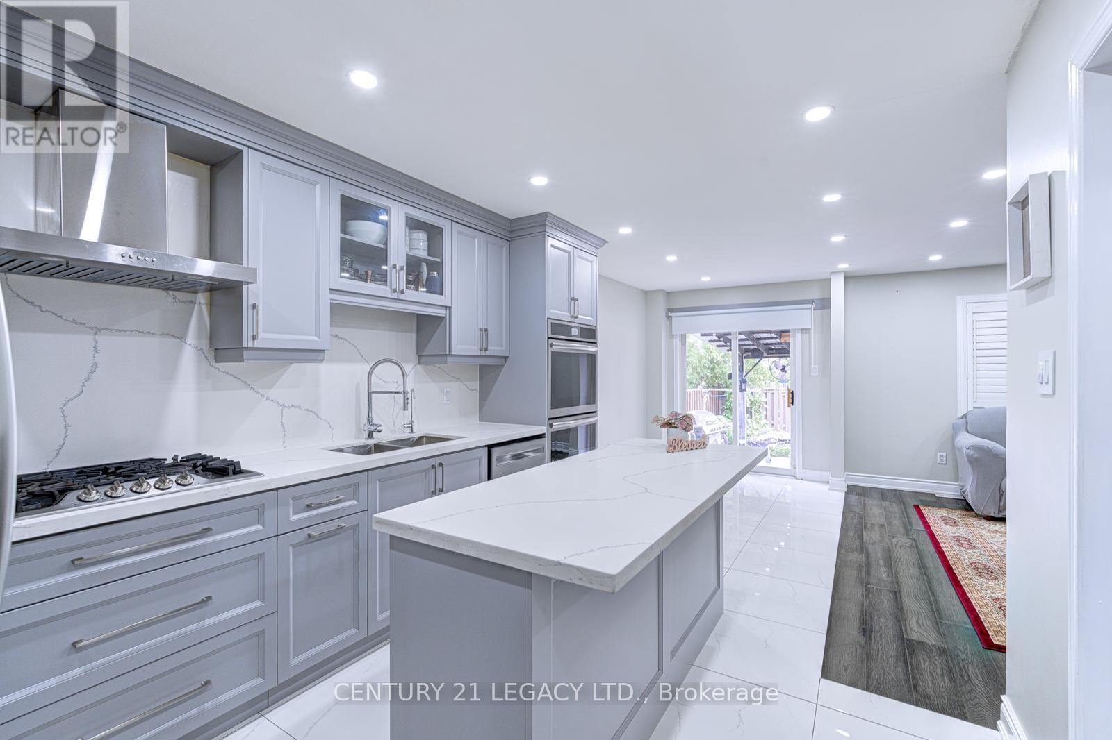 21 Serenity Lane, Brampton, Ontario  L6R 2T1 - Photo 11 - W12360127
