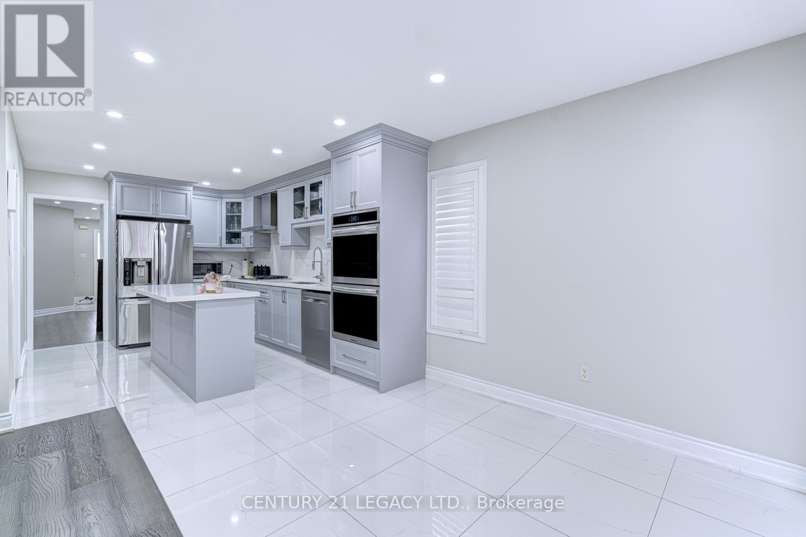 21 Serenity Lane, Brampton, Ontario  L6R 2T1 - Photo 17 - W12360127
