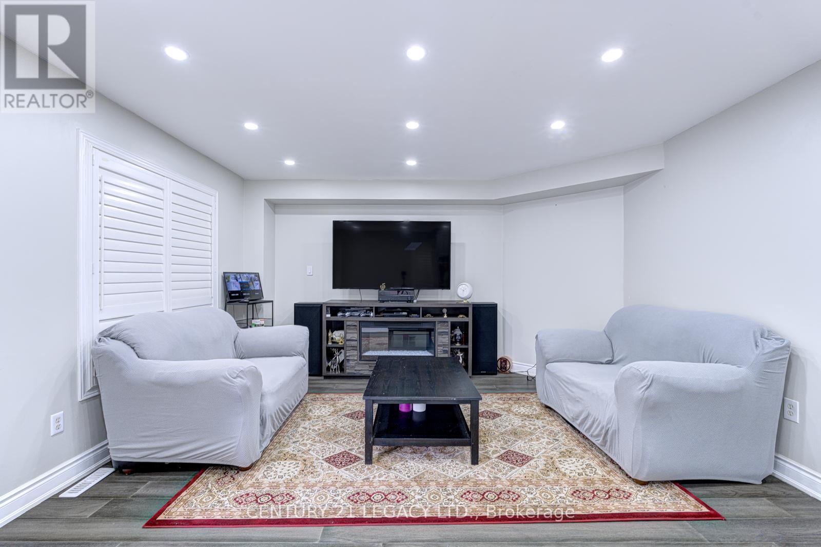 21 Serenity Lane, Brampton, Ontario  L6R 2T1 - Photo 19 - W12360127