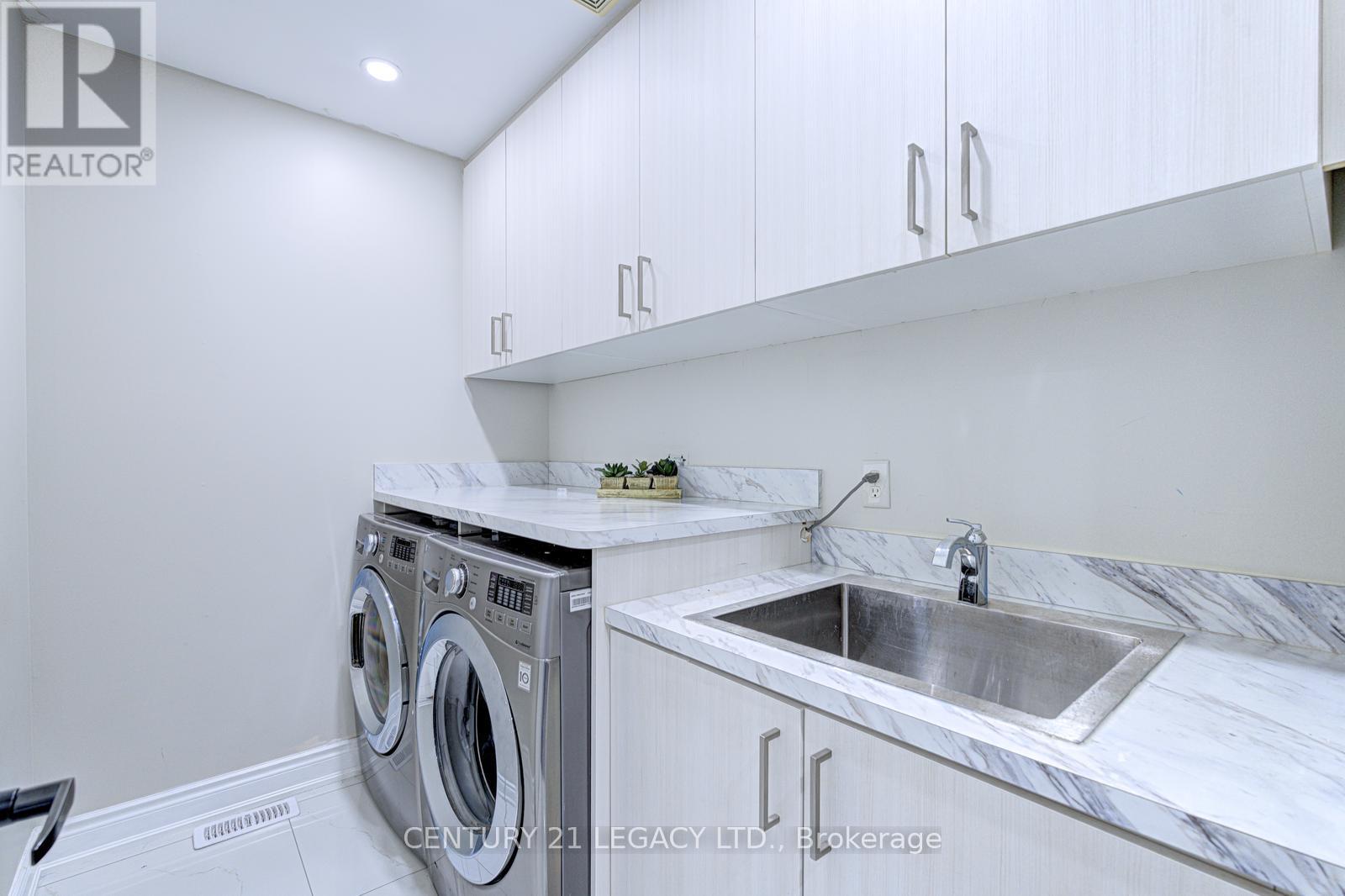 21 Serenity Lane, Brampton, Ontario  L6R 2T1 - Photo 35 - W12360127