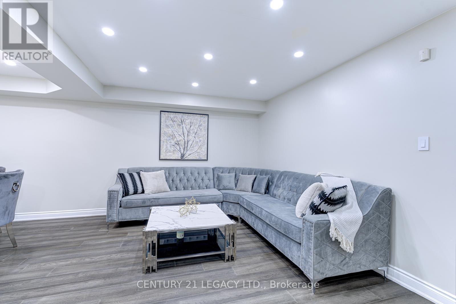 21 Serenity Lane, Brampton, Ontario  L6R 2T1 - Photo 6 - W12360127