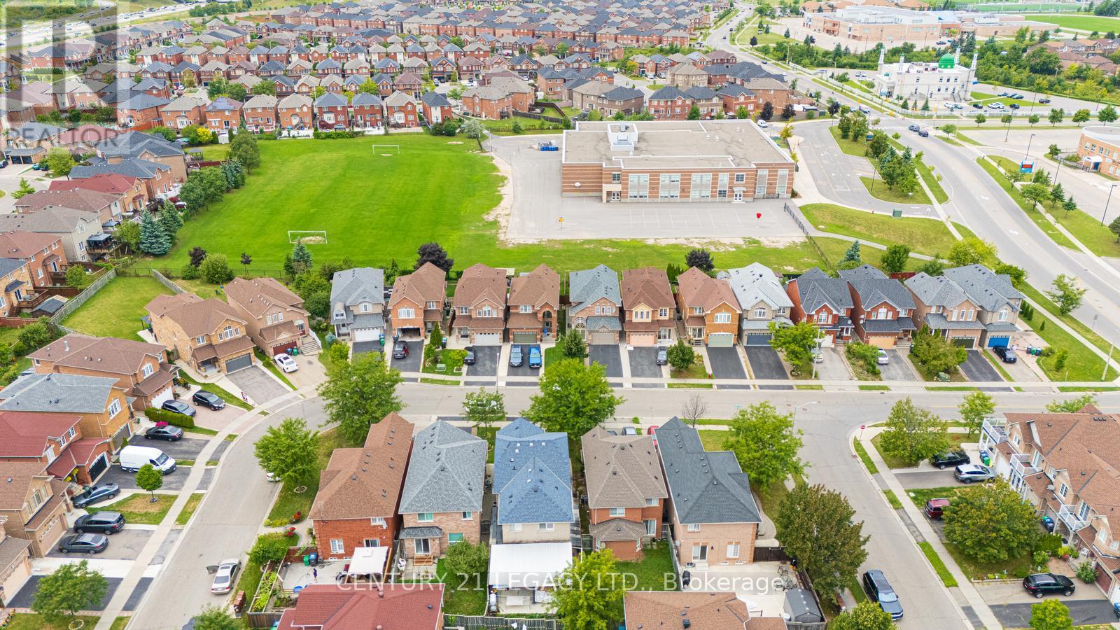 21 Serenity Lane, Brampton, Ontario  L6R 2T1 - Photo 48 - W12360127