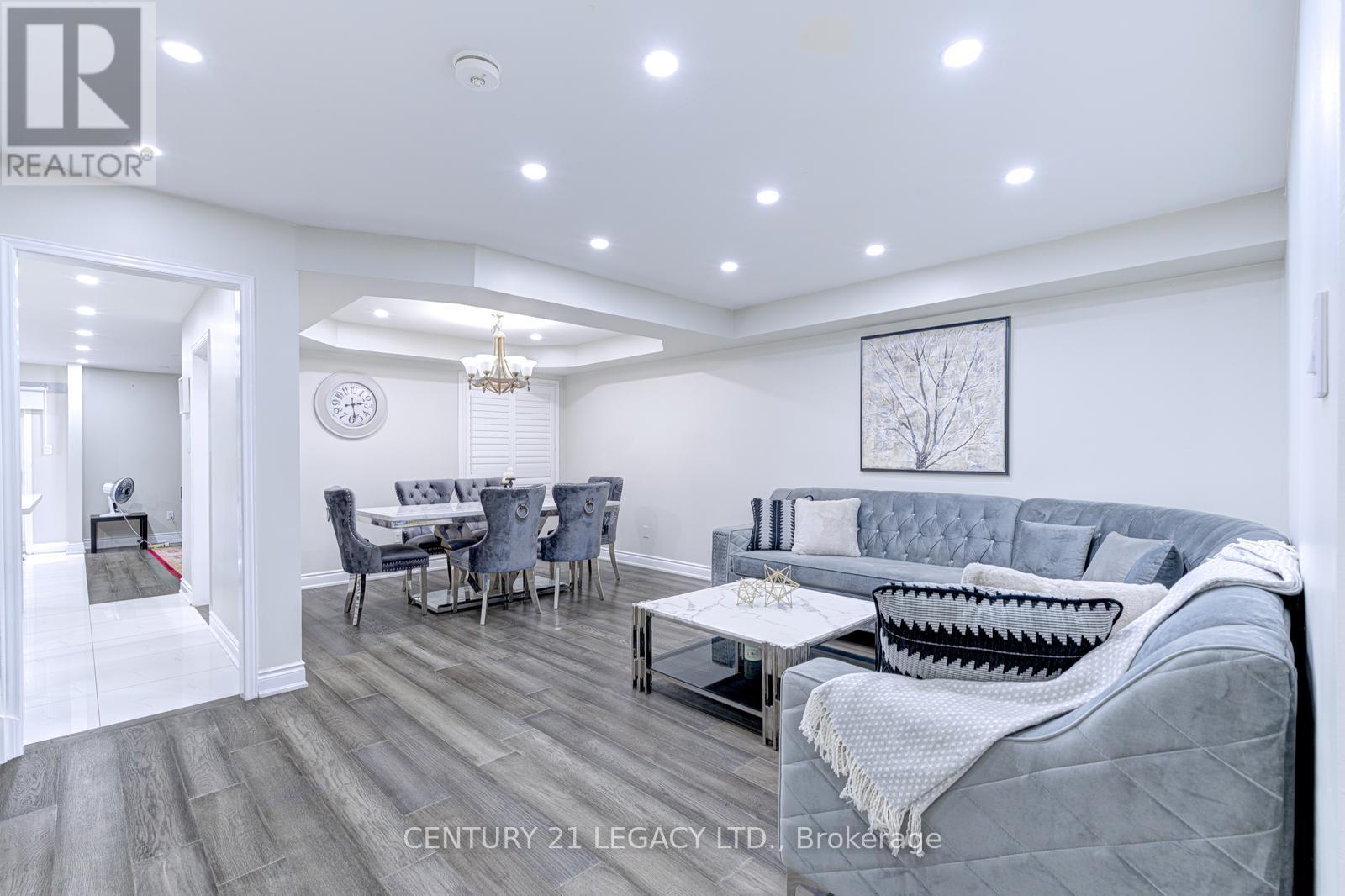21 Serenity Lane, Brampton, Ontario  L6R 2T1 - Photo 5 - W12360127