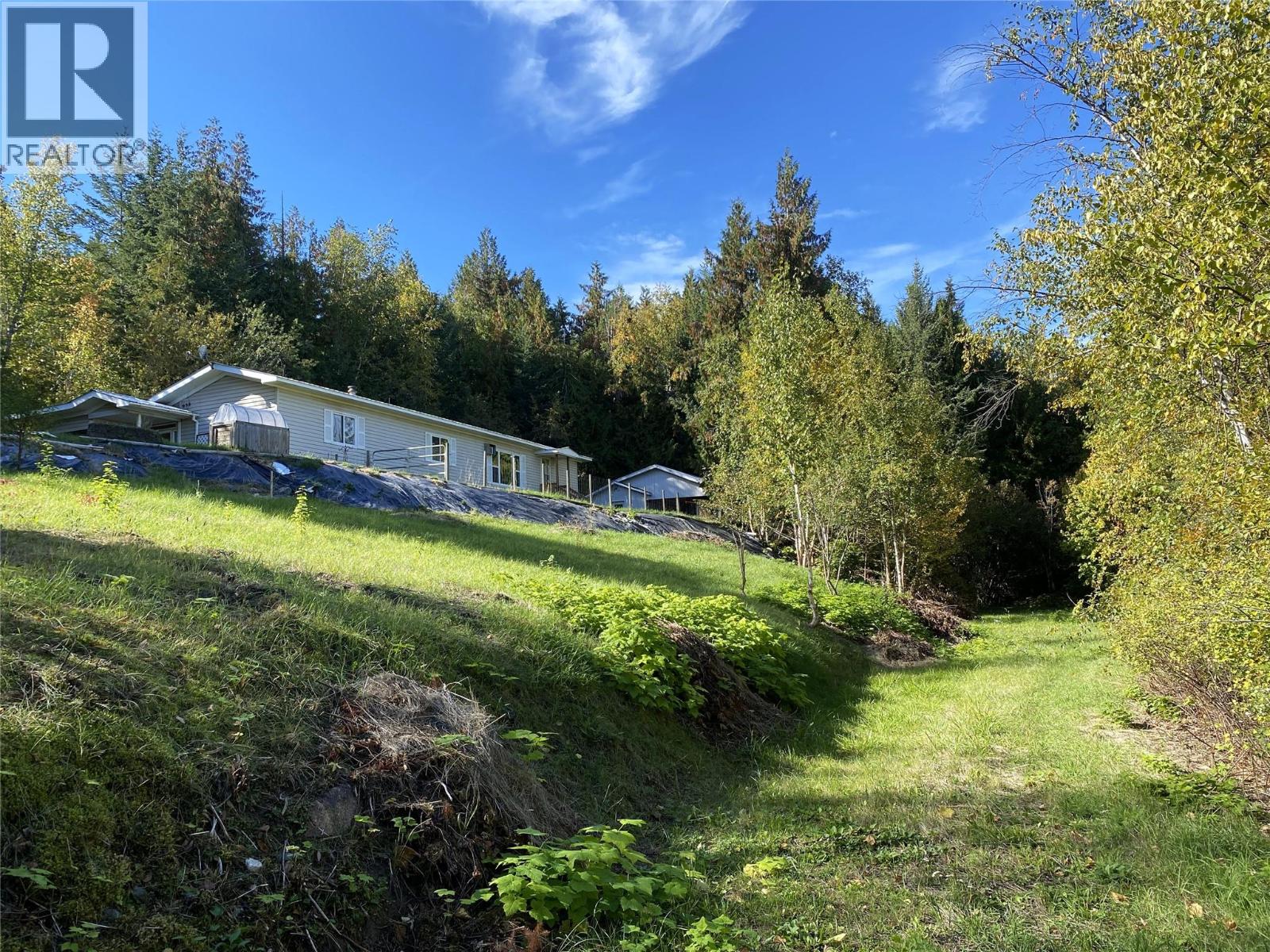 655 Caouette Road, Sorrento, British Columbia  V0E 2W1 - Photo 38 - 10337316