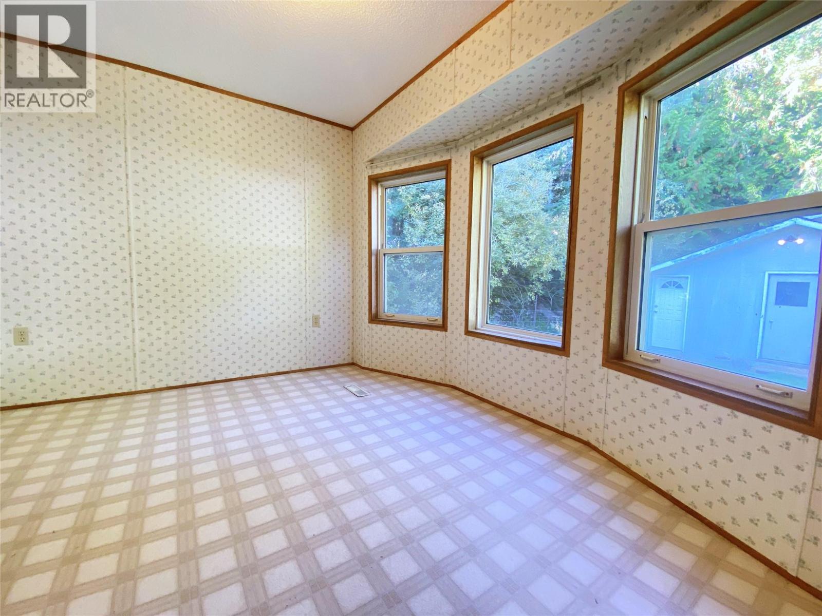 655 Caouette Road, Sorrento, British Columbia  V0E 2W1 - Photo 19 - 10337316