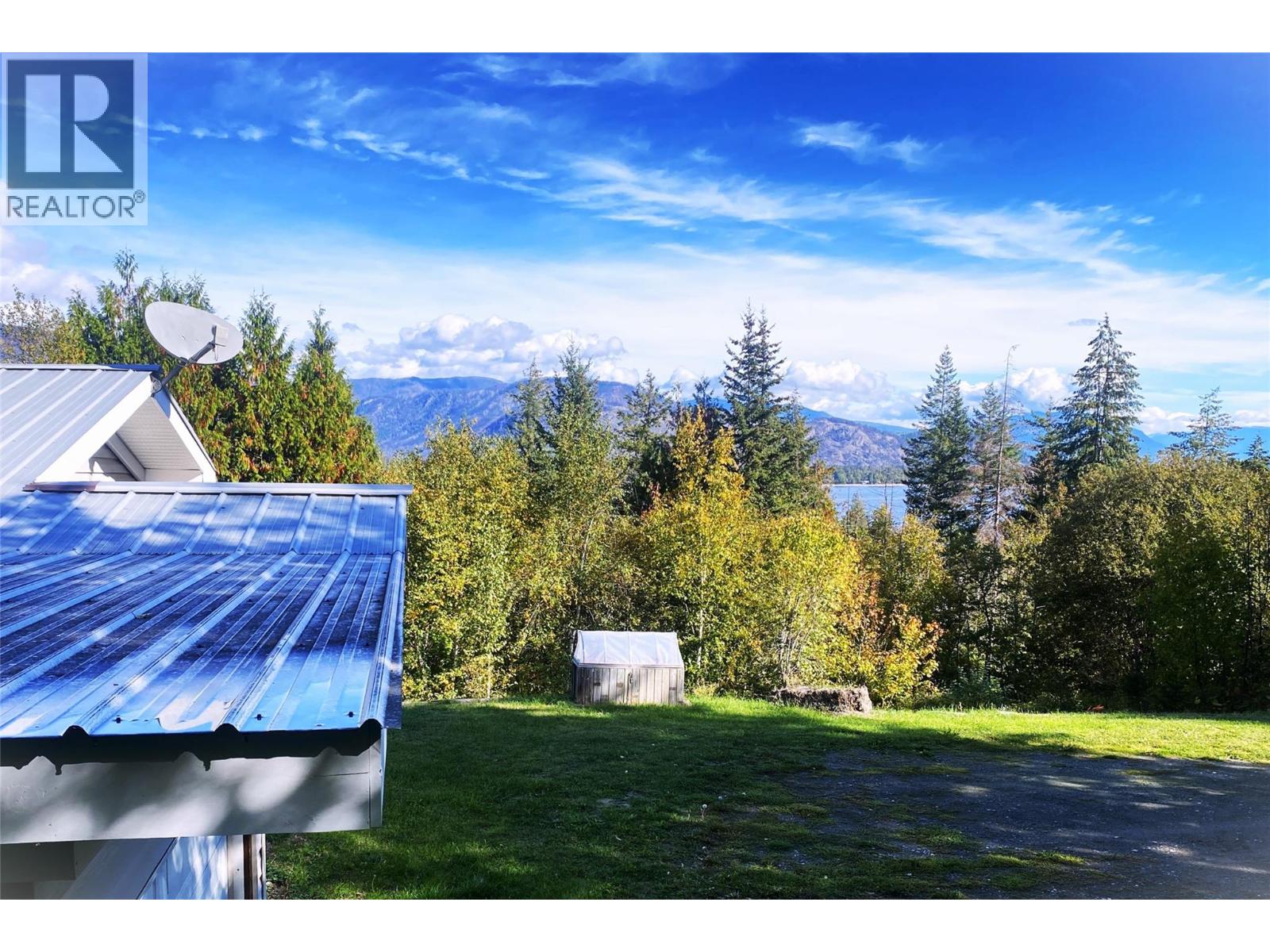 655 Caouette Road, Sorrento, British Columbia  V0E 2W1 - Photo 43 - 10337316
