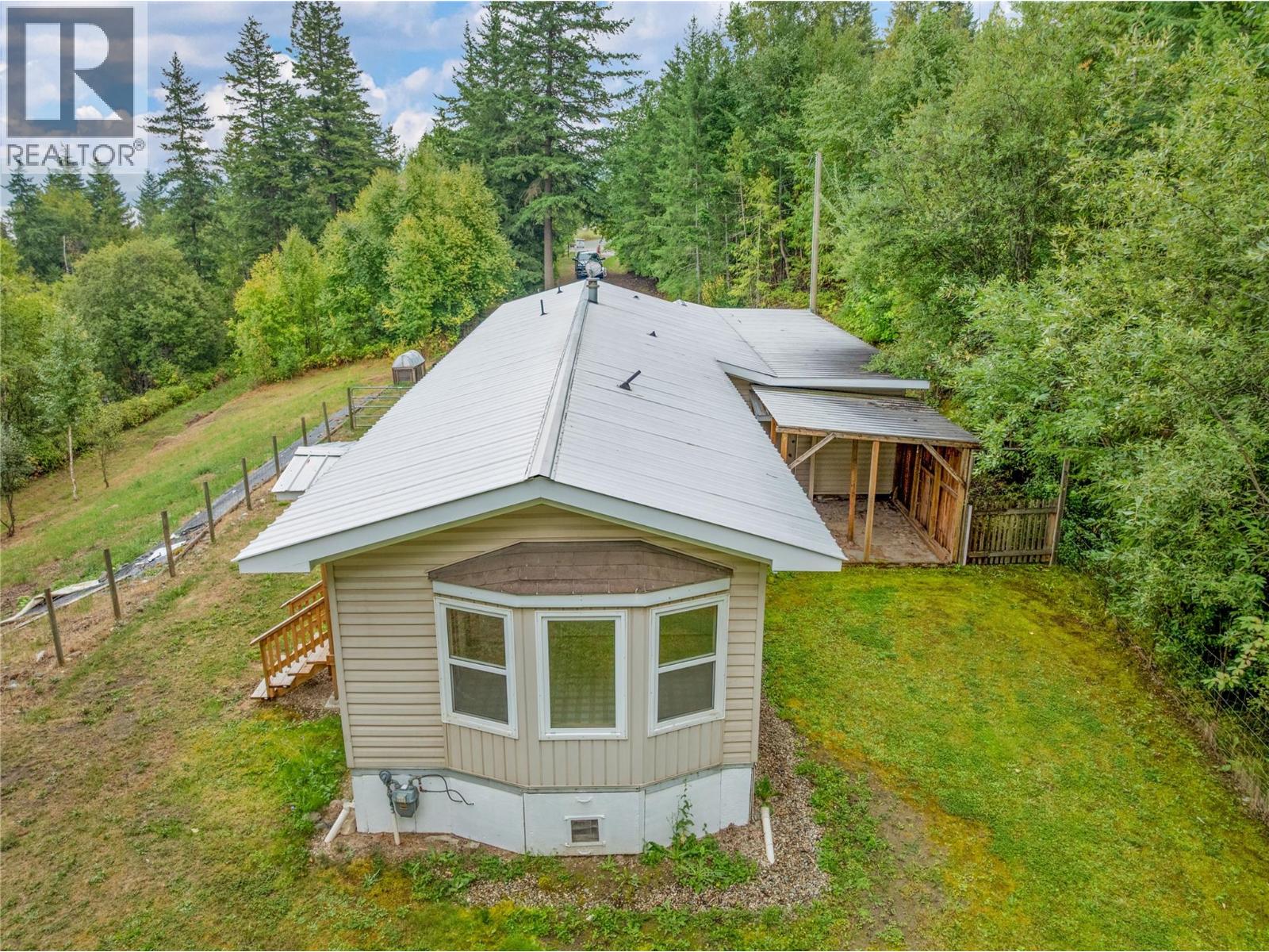 655 Caouette Road, Sorrento, British Columbia  V0E 2W1 - Photo 59 - 10337316