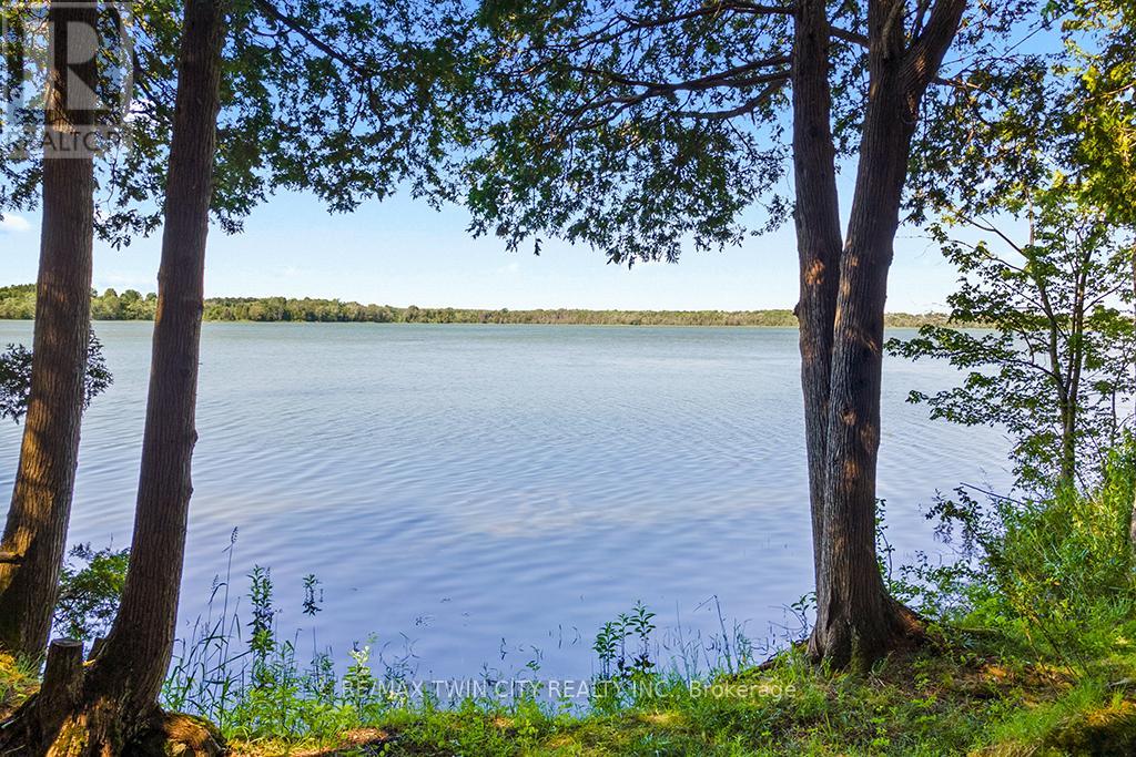 382185 17 Concession, Georgian Bluffs, Ontario  N0H 2T0 - Photo 1 - X12361696