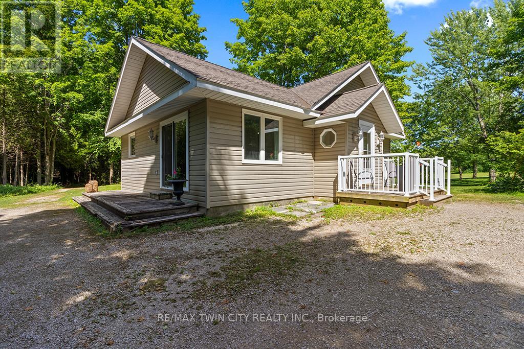 382185 17 Concession, Georgian Bluffs, Ontario  N0H 2T0 - Photo 2 - X12361696