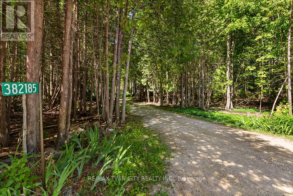 382185 17 Concession, Georgian Bluffs, Ontario  N0H 2T0 - Photo 3 - X12361696