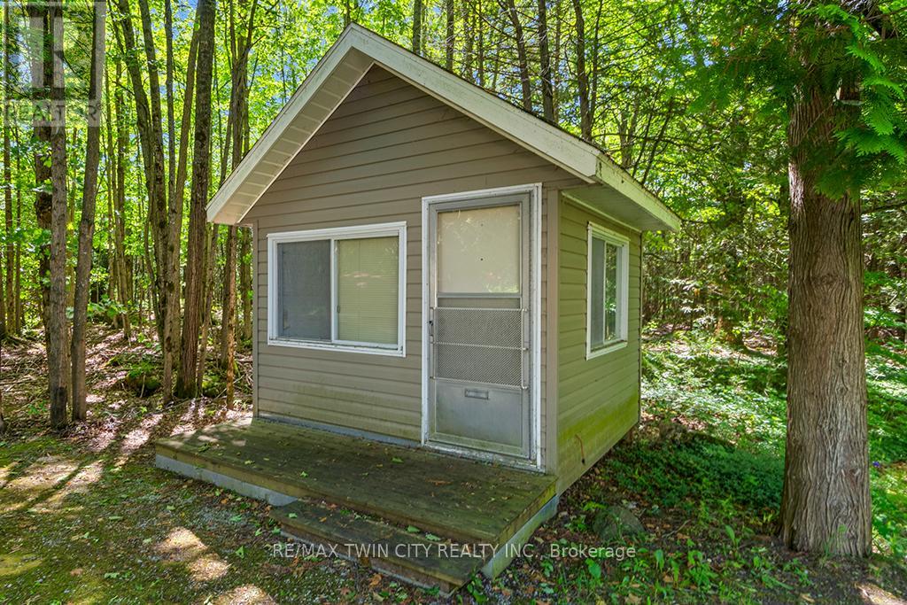 382185 17 Concession, Georgian Bluffs, Ontario  N0H 2T0 - Photo 30 - X12361696