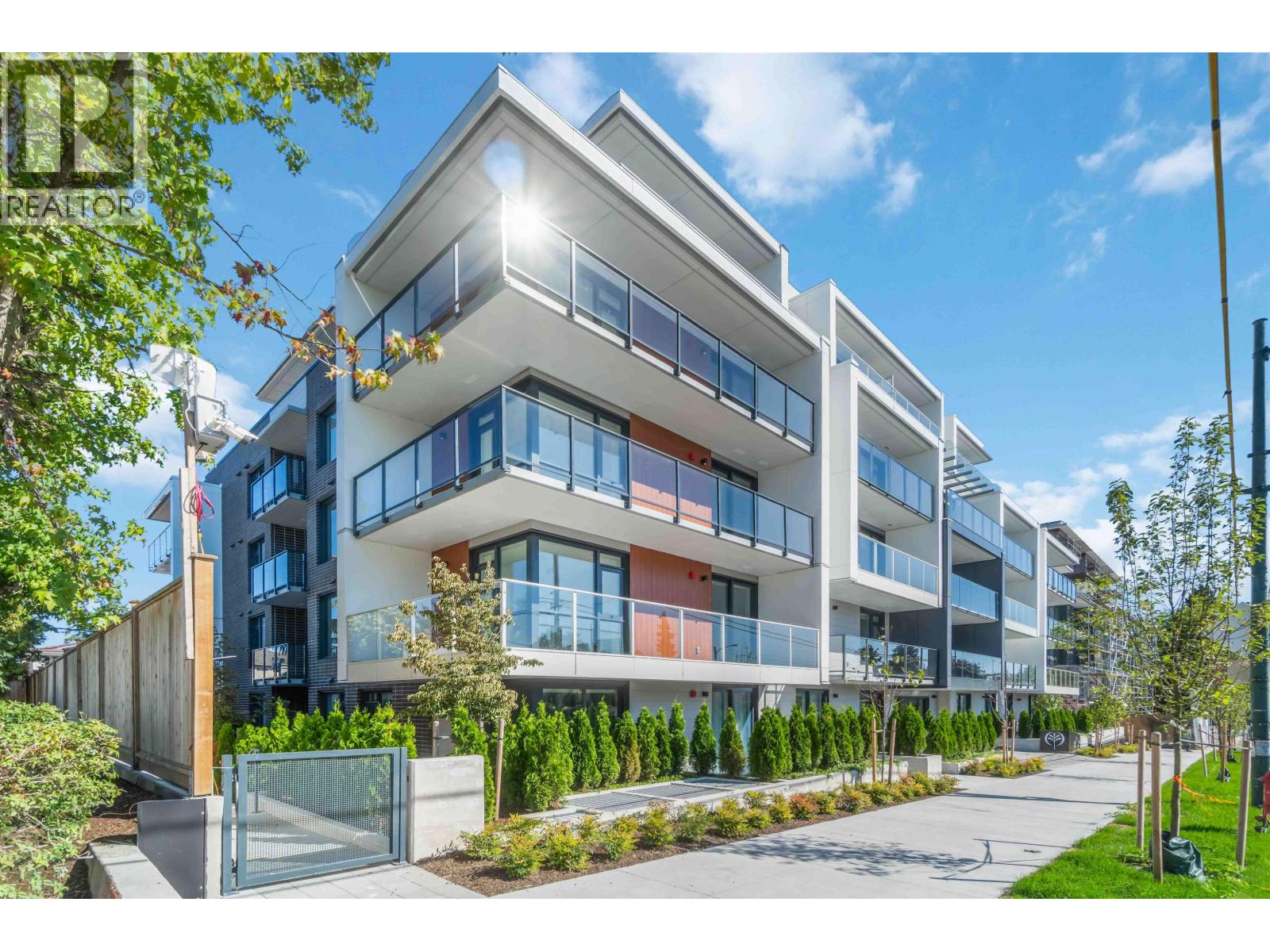 602 8398 OAK, Vancouver, British Columbia