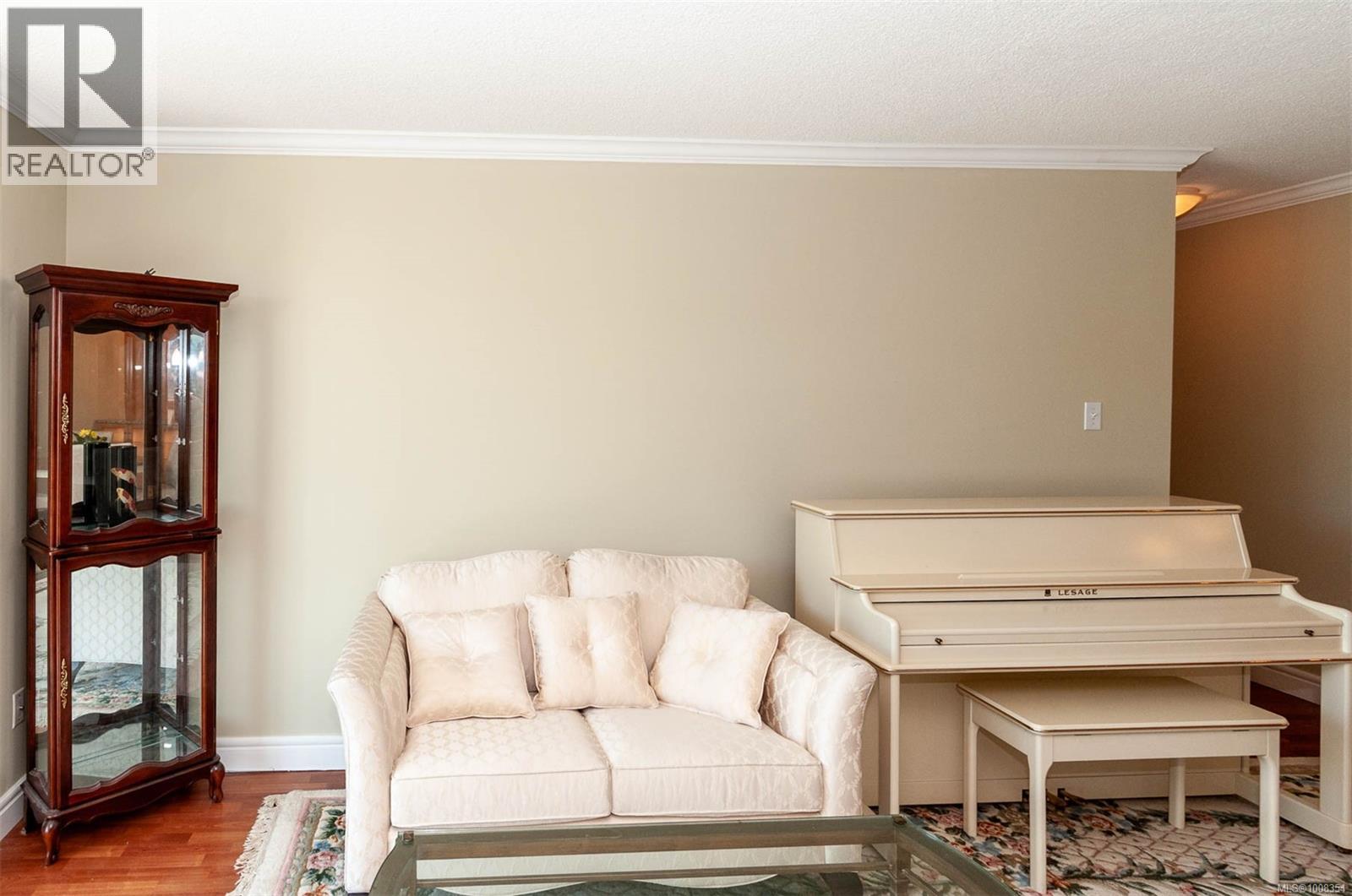302 1024 Fairfield Rd, Victoria, British Columbia  V8V 3A5 - Photo 12 - 1008354