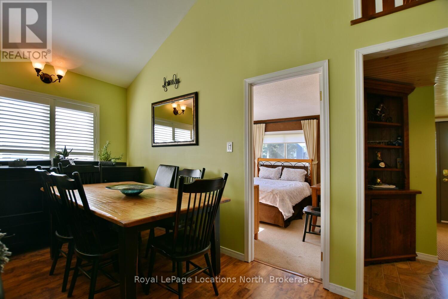 154 Carmichael Crescent, Blue Mountains, Ontario  L9Y 0R3 - Photo 13 - X12361722