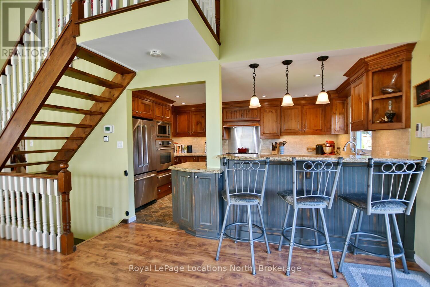 154 Carmichael Crescent, Blue Mountains, Ontario  L9Y 0R3 - Photo 16 - X12361722