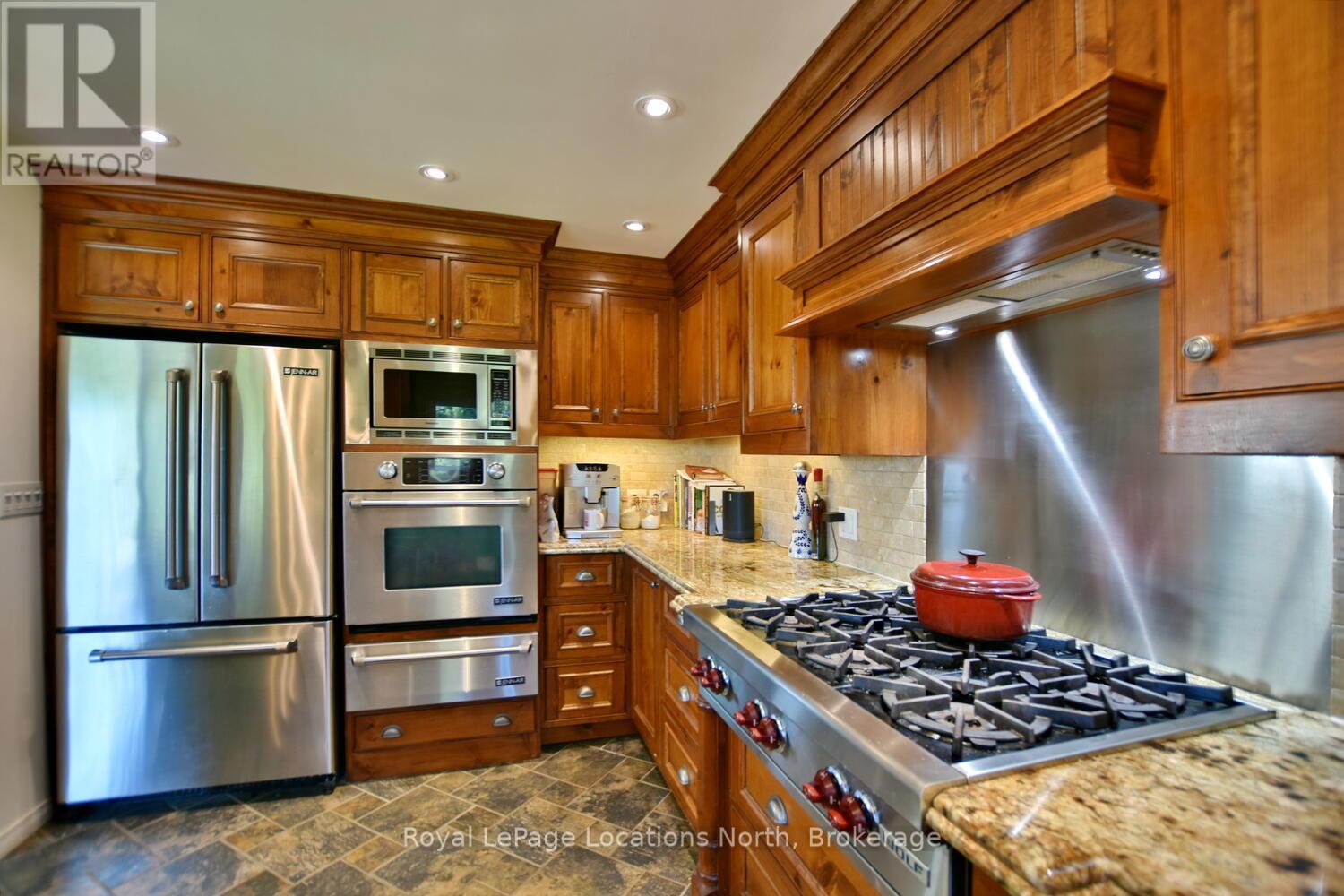 154 Carmichael Crescent, Blue Mountains, Ontario  L9Y 0R3 - Photo 19 - X12361722