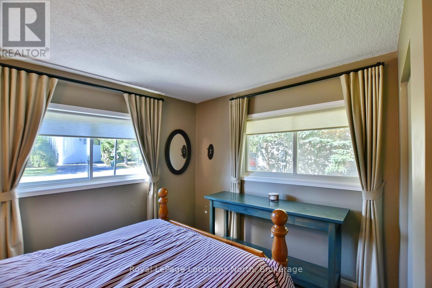 154 Carmichael Crescent, Blue Mountains, Ontario  L9Y 0R3 - Photo 25 - X12361722