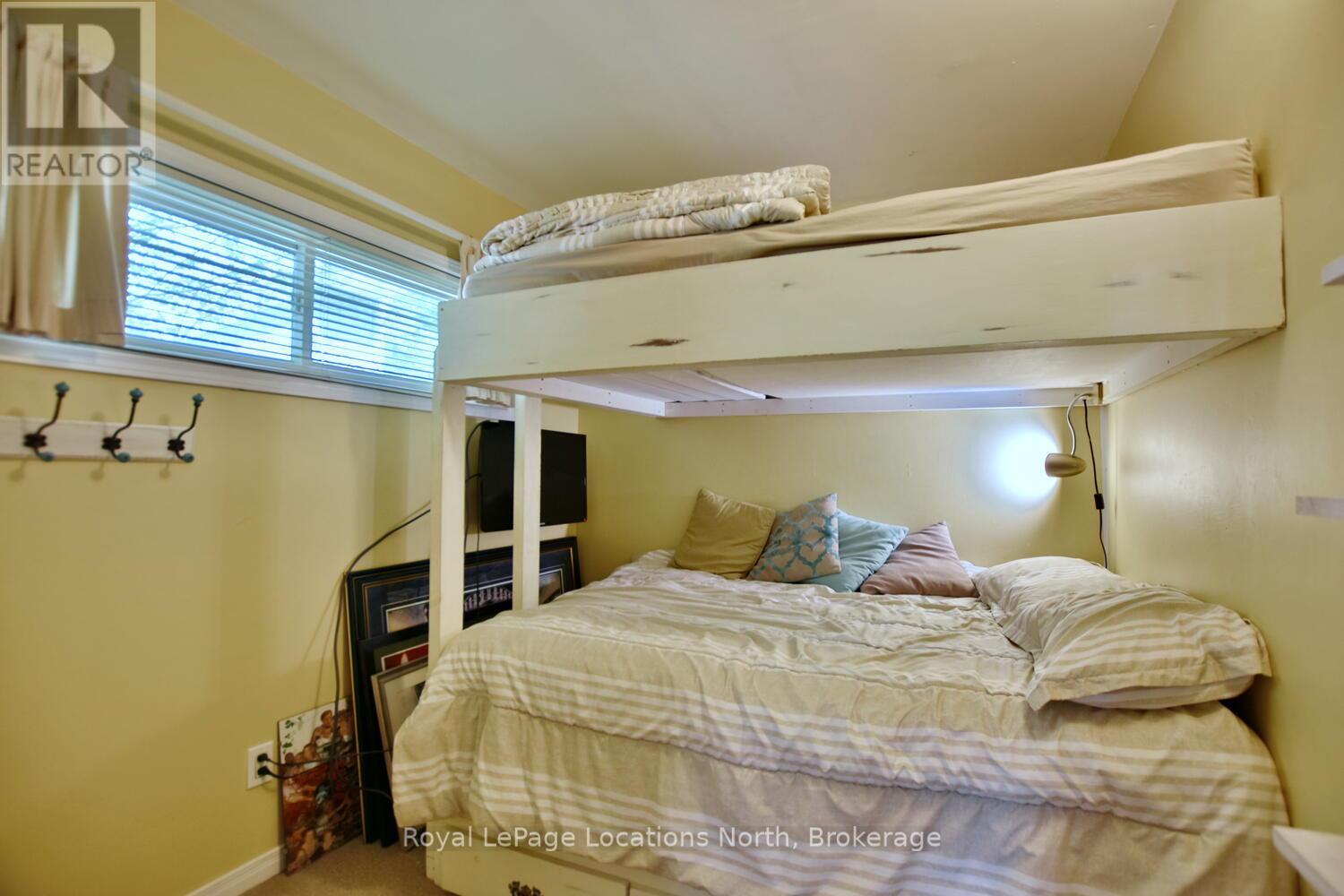 154 Carmichael Crescent, Blue Mountains, Ontario  L9Y 0R3 - Photo 28 - X12361722