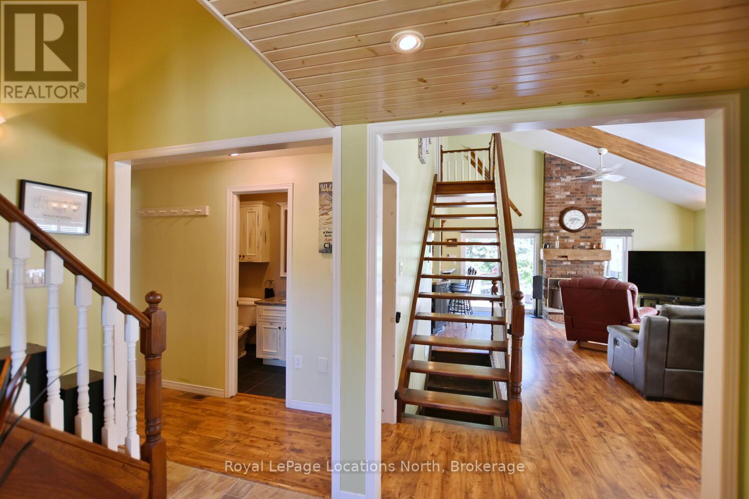 154 Carmichael Crescent, Blue Mountains, Ontario  L9Y 0R3 - Photo 7 - X12361722