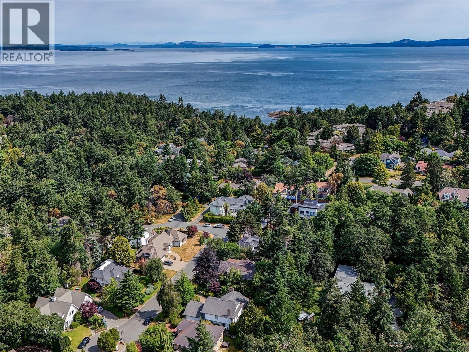 3913 Gibson Crt, Saanich, British Columbia  V8N 6E2 - Photo 60 - 1010915