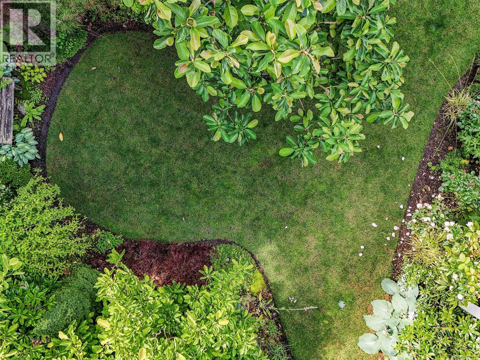 3913 Gibson Crt, Saanich, British Columbia  V8N 6E2 - Photo 53 - 1010915