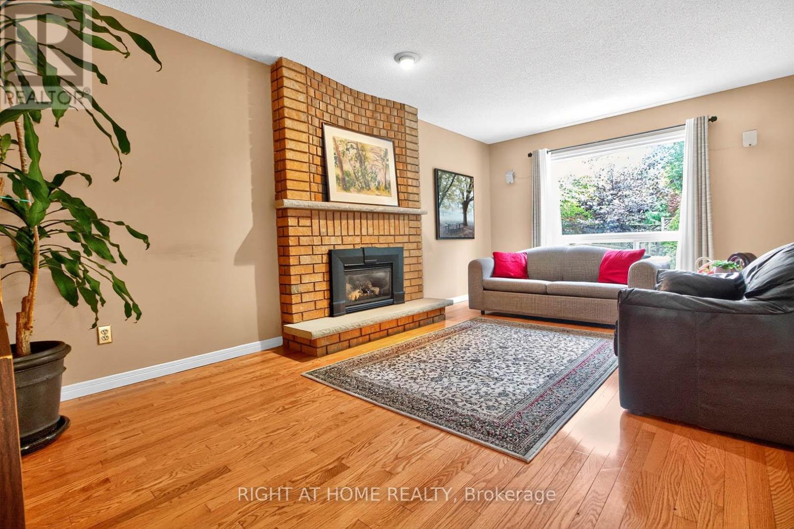 1084 Grandeur Crescent, Oakville, Ontario  L6H 4B4 - Photo 10 - W12361732