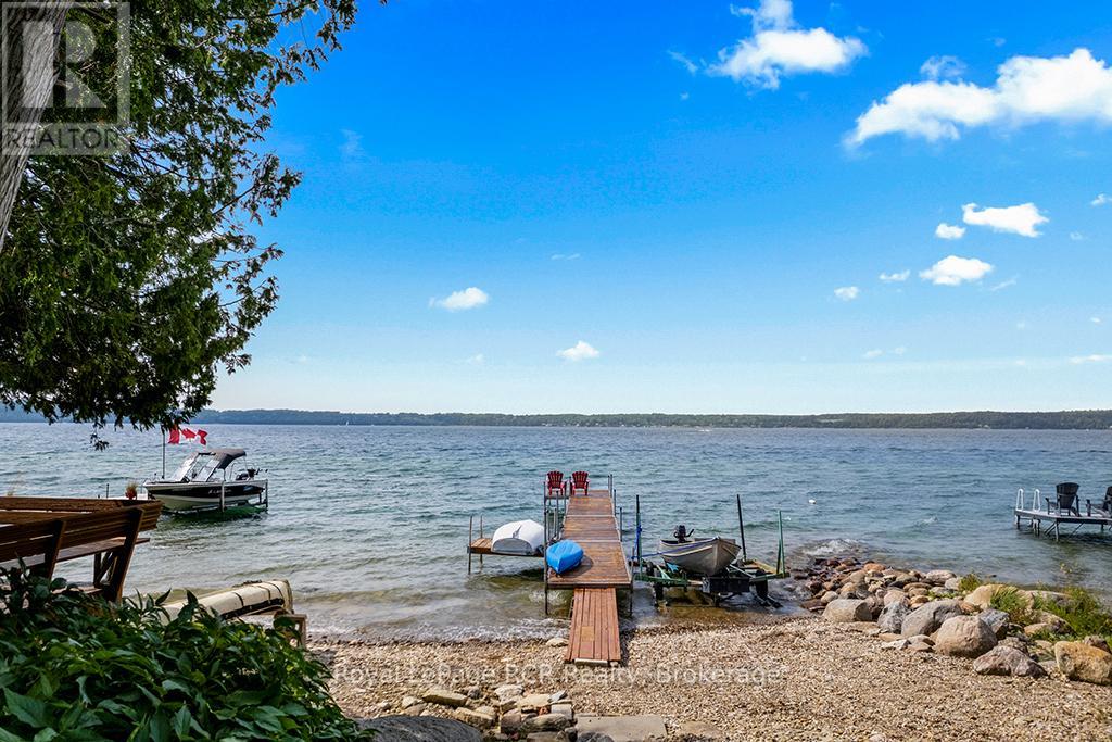 183 Lakeshore Road, Georgian Bluffs, Ontario  N0H 2T0 - Photo 38 - X12184084